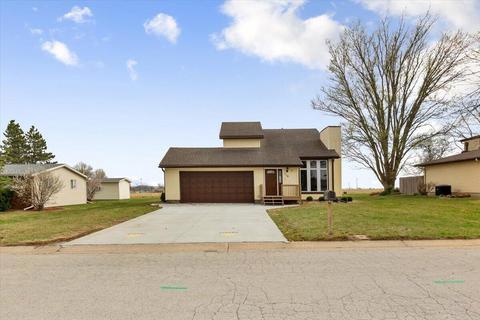 110 Fischer Dr, Woodbine, IA 51579
