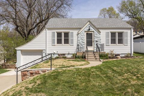 228 Elmwood Dr, Council Bluffs, IA 51503