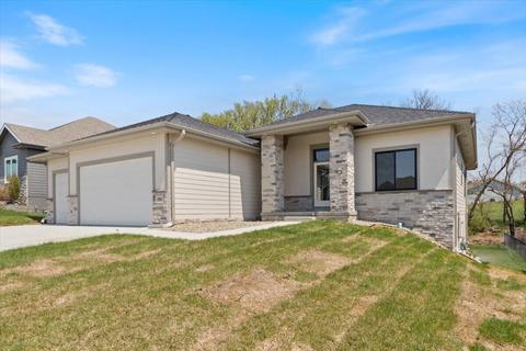 1501 Abercorn Dr, Council Bluffs, IA 51503