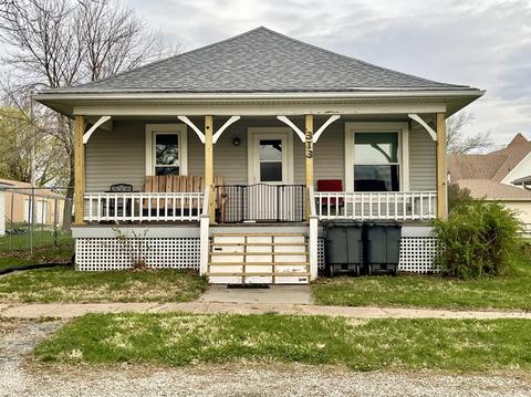 313 Pleasant St, Carson, IA 51525