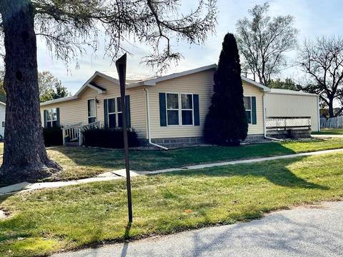 220 N Locust St, Carson, IA 51525