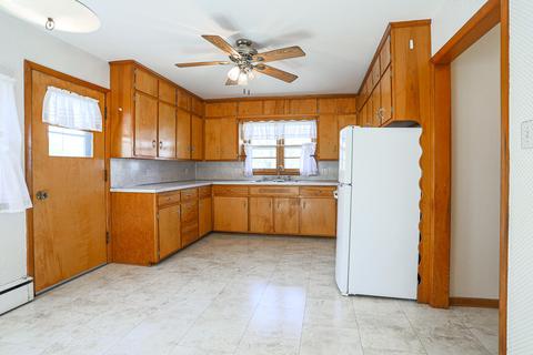 107 E High St, Avoca, IA 51521 photo 9