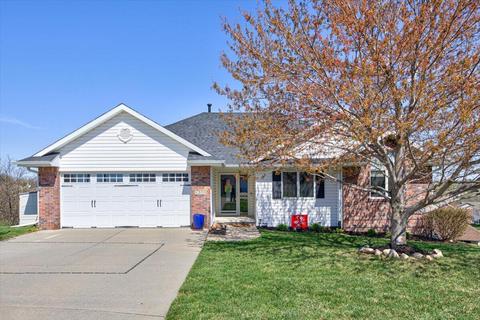 1305 Afton Cir, Council Bluffs, IA 51503