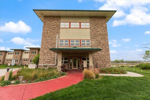 750 Parkwild Dr #202, Council Bluffs, IA 51503