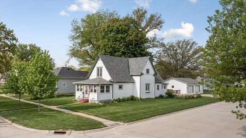 809 Weare St, Woodbine, IA 51579