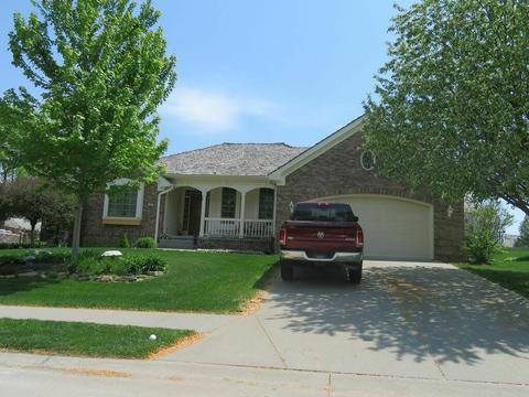 127 Norwood Dr, Council Bluffs, IA 51503
