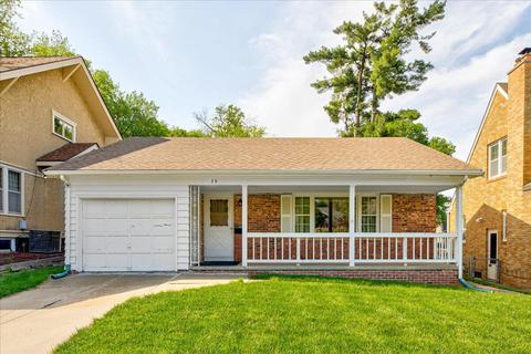 35 Locust Lodge Ave, Council Bluffs, IA 51503