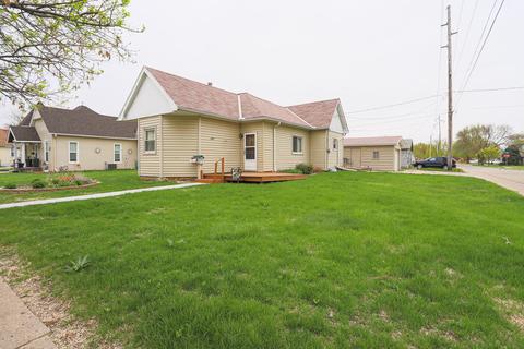 2831 4th Ave, Council Bluffs, IA 51501