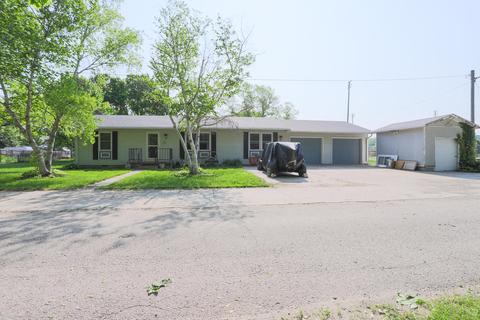 302 Park St, Pisgah, IA 51564
