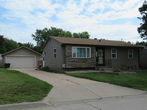 608 Arnold Ave, Council Bluffs, IA 51503