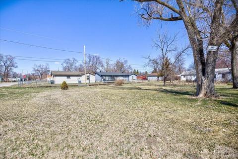 15 Avenue O, Carter Lake, IA 51510
