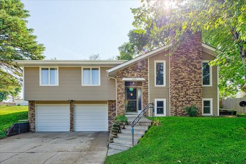 1090 Clark Cir, Underwood, IA 51576