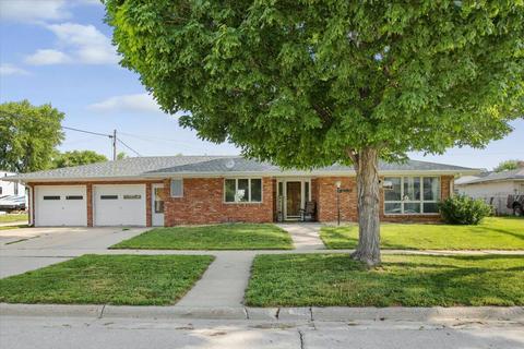 55 3rd St, Woodbine, IA 51579