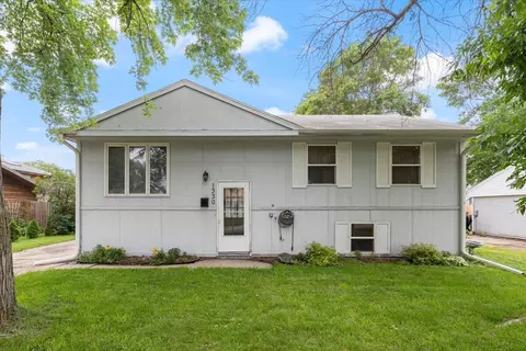 1330 Dorene Blvd, Carter Lake, IA 51510