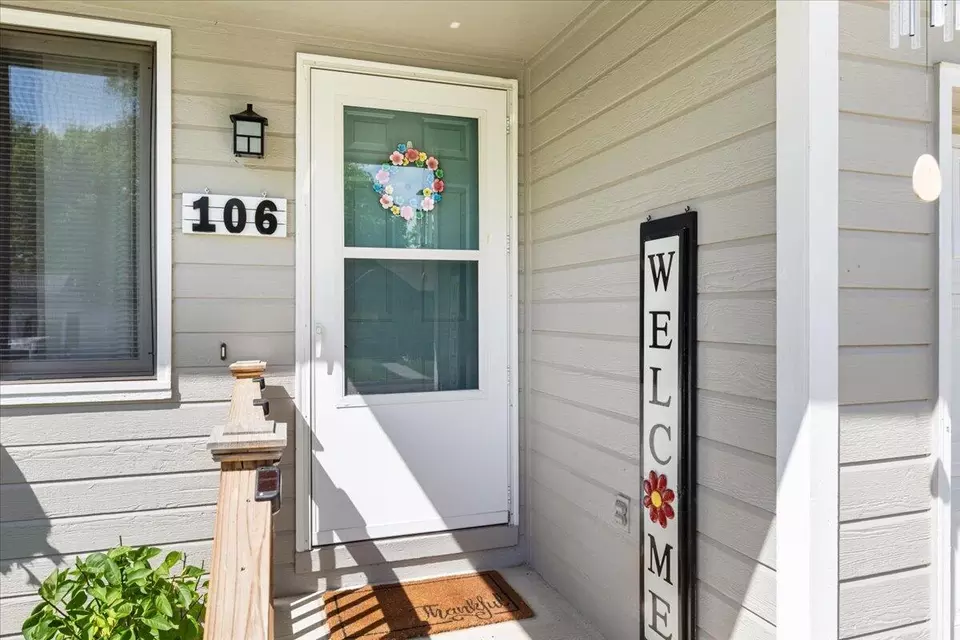  106 Black Hawk St, Council Bluffs, IA 51501 photo 4