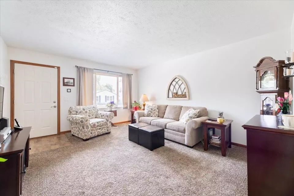  106 Black Hawk St, Council Bluffs, IA 51501 photo 8