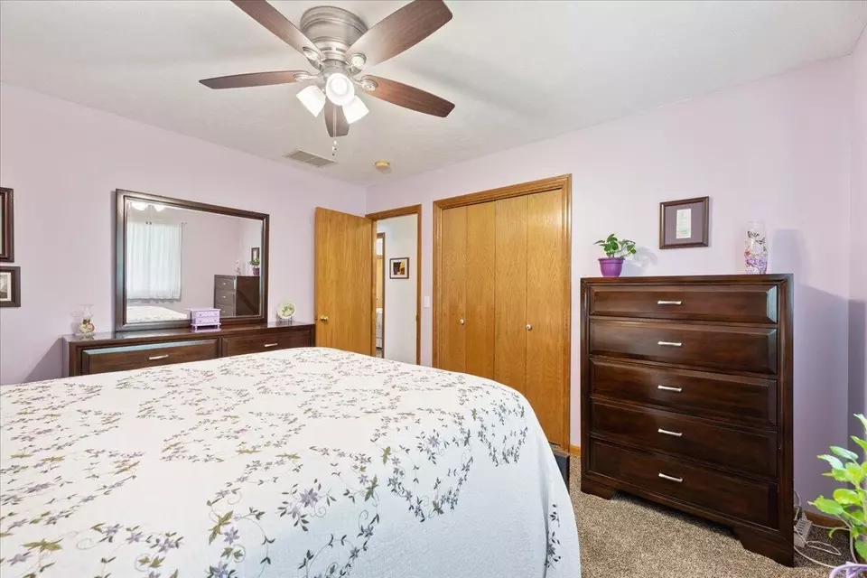  106 Black Hawk St, Council Bluffs, IA 51501 photo 20