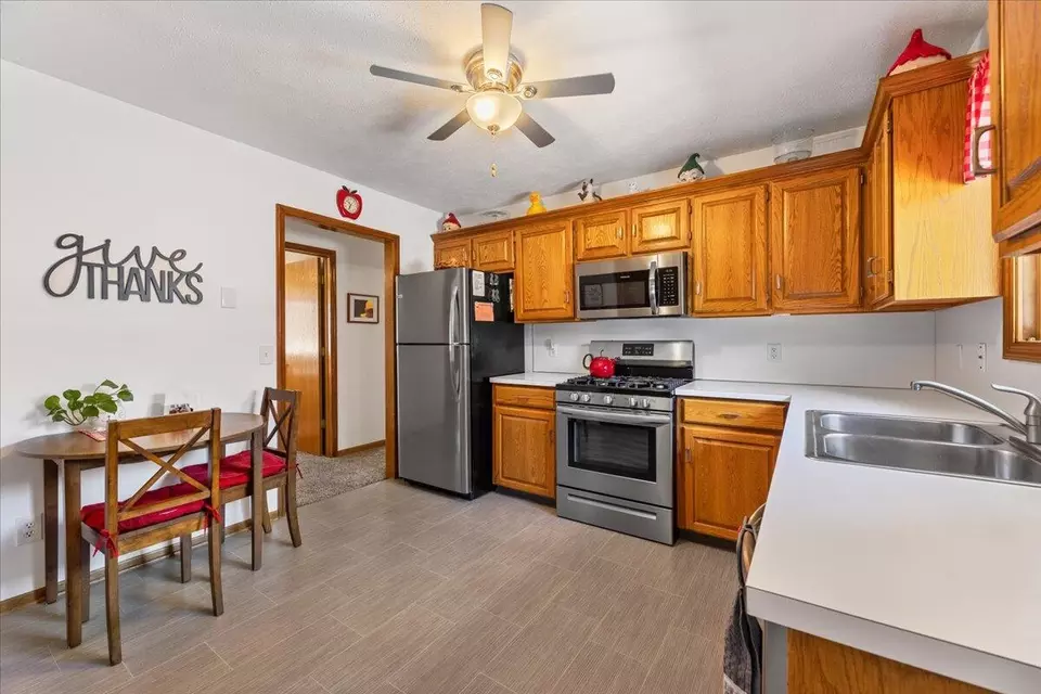  106 Black Hawk St, Council Bluffs, IA 51501 photo 14