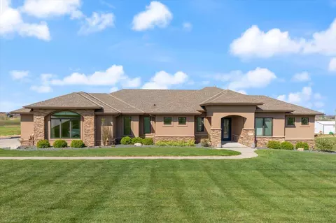 18320 Jaylen Dr, Council Bluffs, IA 51503