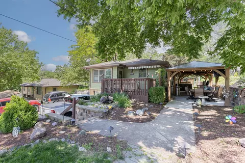 500 Elliott St, Council Bluffs, IA 51503