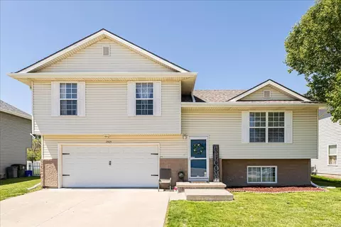 5828 Harrier Hollow Rd, Council Bluffs, IA 51501