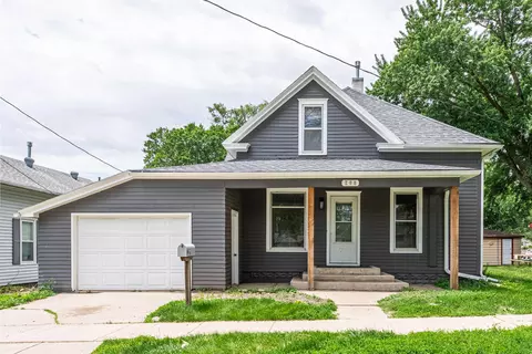208 S 1st Ave, Logan, IA 51546