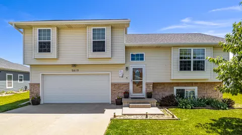 5619 Merlin Ln, Council Bluffs, IA 51501
