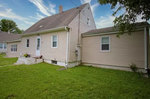 1405 Neptune Dr, Carter Lake, IA 51510