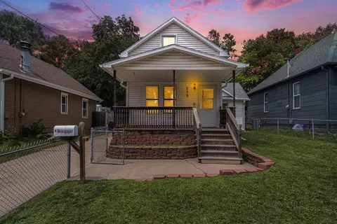 230 Mcgee Ave, Council Bluffs, IA 51503