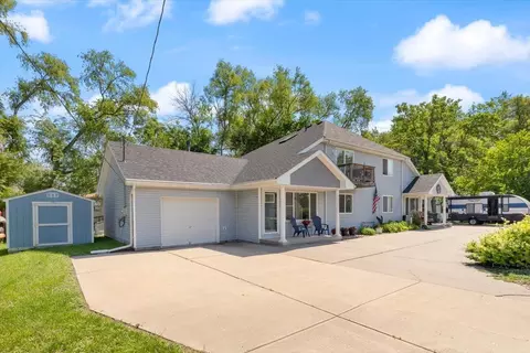 5221 Navajo St, Council Bluffs, IA 51501
