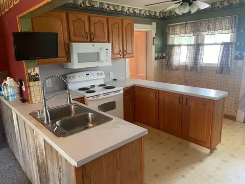 211 S Central St, Carson, IA 51525 photo 16