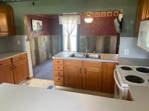 211 S Central St, Carson, IA 51525 photo 18