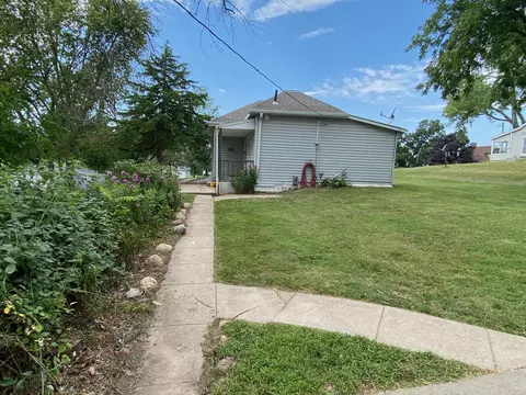 211 S Central St, Carson, IA 51525 photo 5