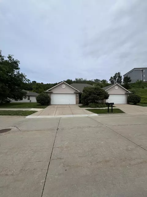 209 Highclere Drive Dr, Council Bluffs, IA 51503
