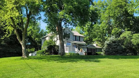 24316 Greenview Rd, Council Bluffs, IA 51503
