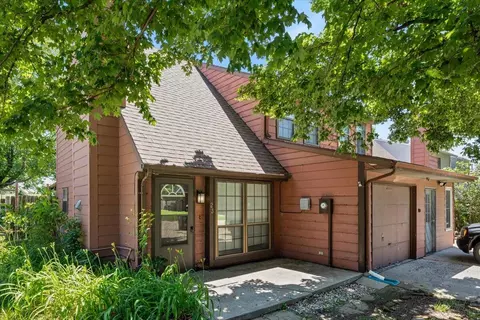 23 Glenview Dr, Council Bluffs, IA 51501