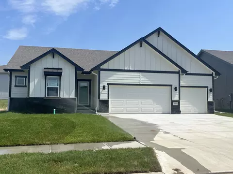 1865 Hemlock St, Council Bluffs, IA 51503