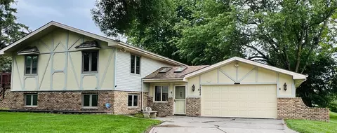 15468 Pheasant Dr, Council Bluffs, IA 51503