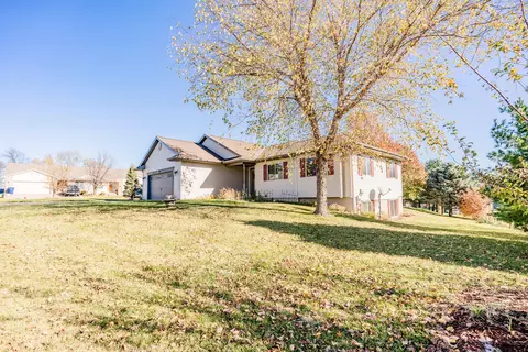904 E Ridge Dr, Malvern, IA 51551