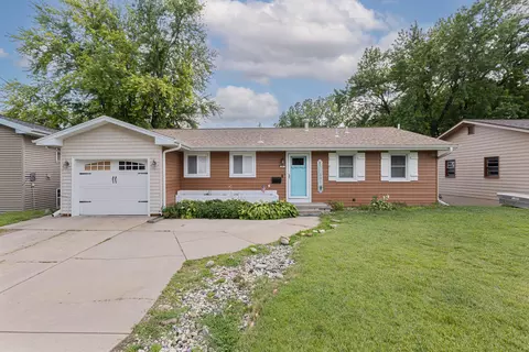 21 Crestwood Dr, Council Bluffs, IA 51503