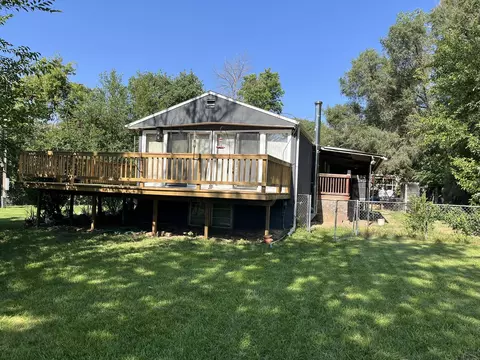 21000 S Hillsboro Ln S Ln, Crescent, IA 51526