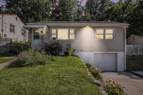 321 Mcgee Ave, Council Bluffs, IA 51503