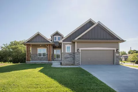 1799 Blackthorn St, Council Bluffs, IA 51503