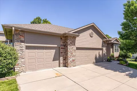 515 Monterey Cir, Council Bluffs, IA 51503