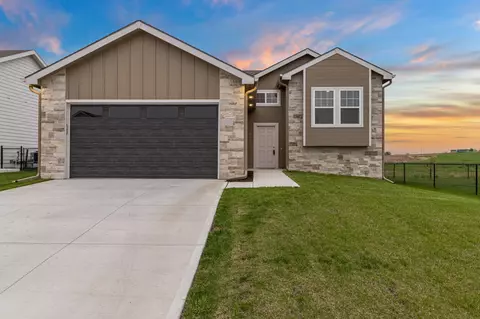 1094 Deveron Dr, Council Bluffs, IA 51503