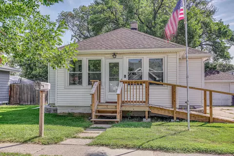 2615 S 11th St, Council Bluffs, IA 51501
