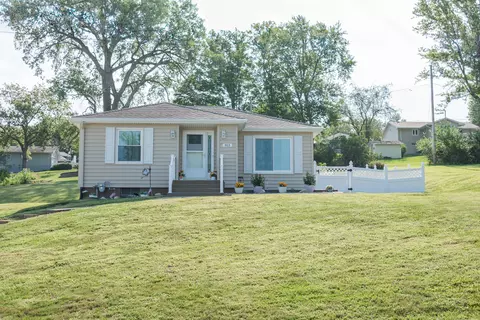 813 N Chestnut St, Avoca, IA 51521