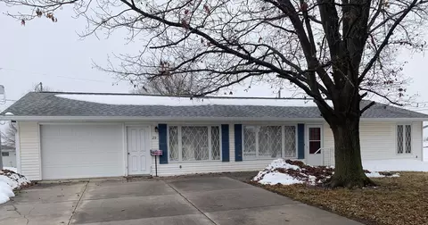 29 E Main St, Treynor, IA 51575