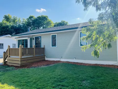 4334 N 15th St, Carter Lake, IA 51510