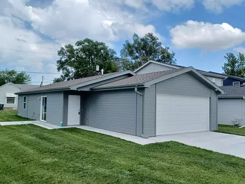 2101 S 13th St, Council Bluffs, IA 51501
